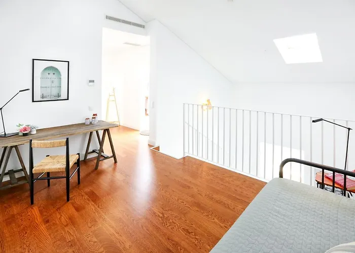 Young Spirit Apartment *